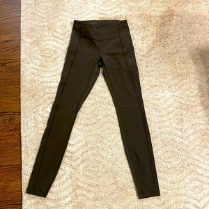 Lululemon size 4 army green leggings. Mint condition.